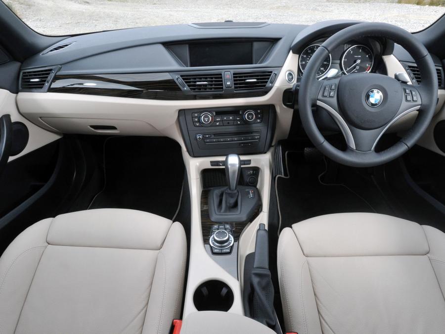  BMW X1 xDrive 2.0d 2009 года  (UK) (фото 11 из 15)